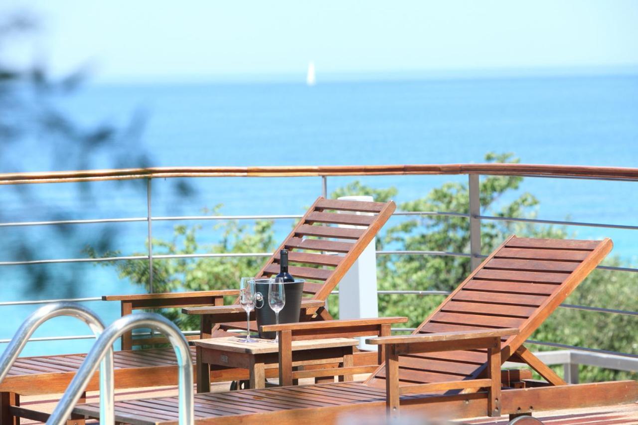 Capro - Milos Bay Villas Áyios Nikítas Екстериор снимка